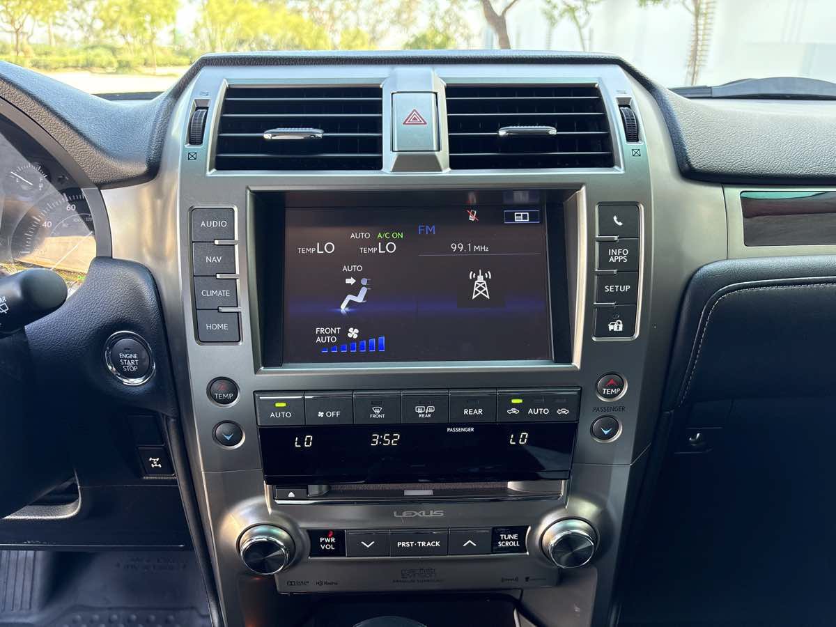 Used 2015 Lexus GX 460 Luxury w/ Preferred Accessory Package AWD/4WD image 26