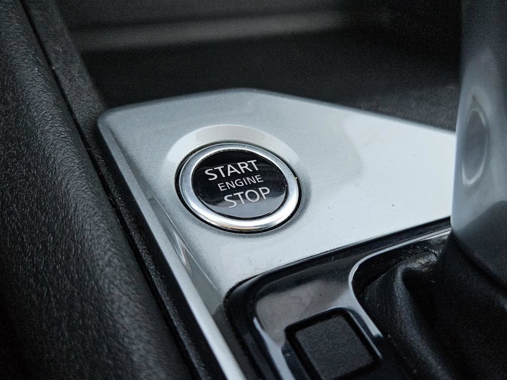 Used 2025 Nissan Altima 2.5 SV FWD image 29