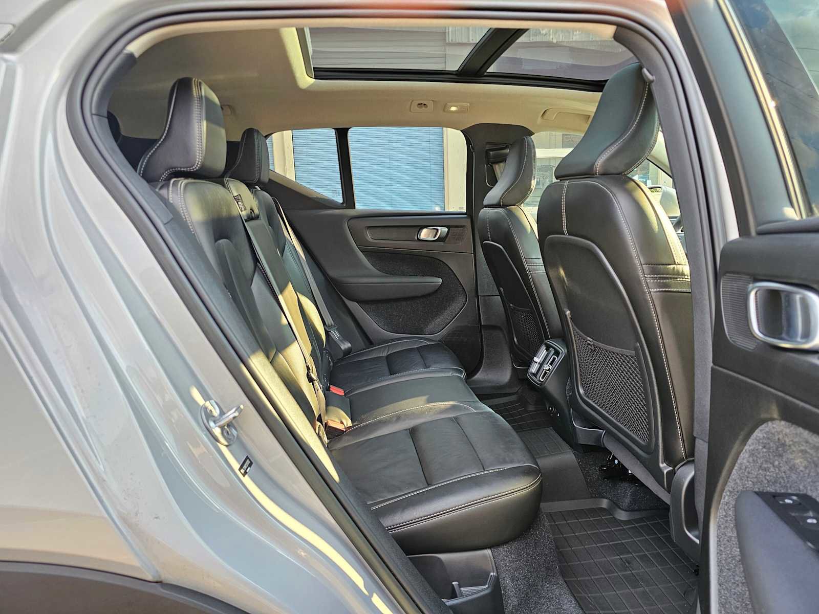Used 2023 Volvo XC40 B5 Plus w/ Driver Assist Package image 12