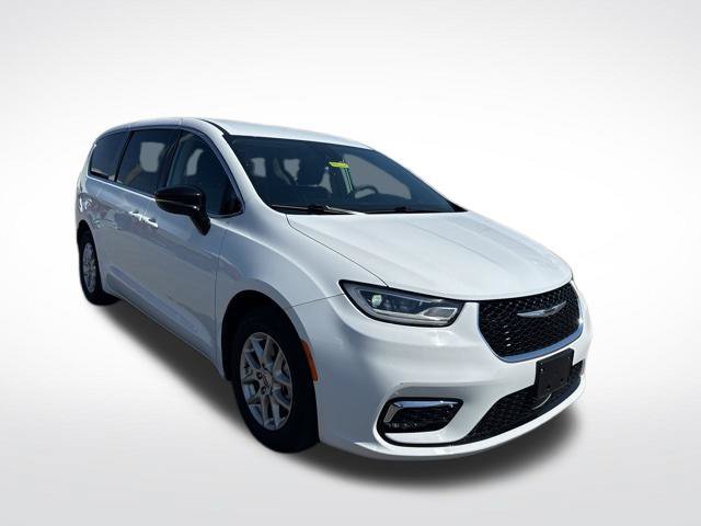 Used 2024 Chrysler Pacifica Touring-L