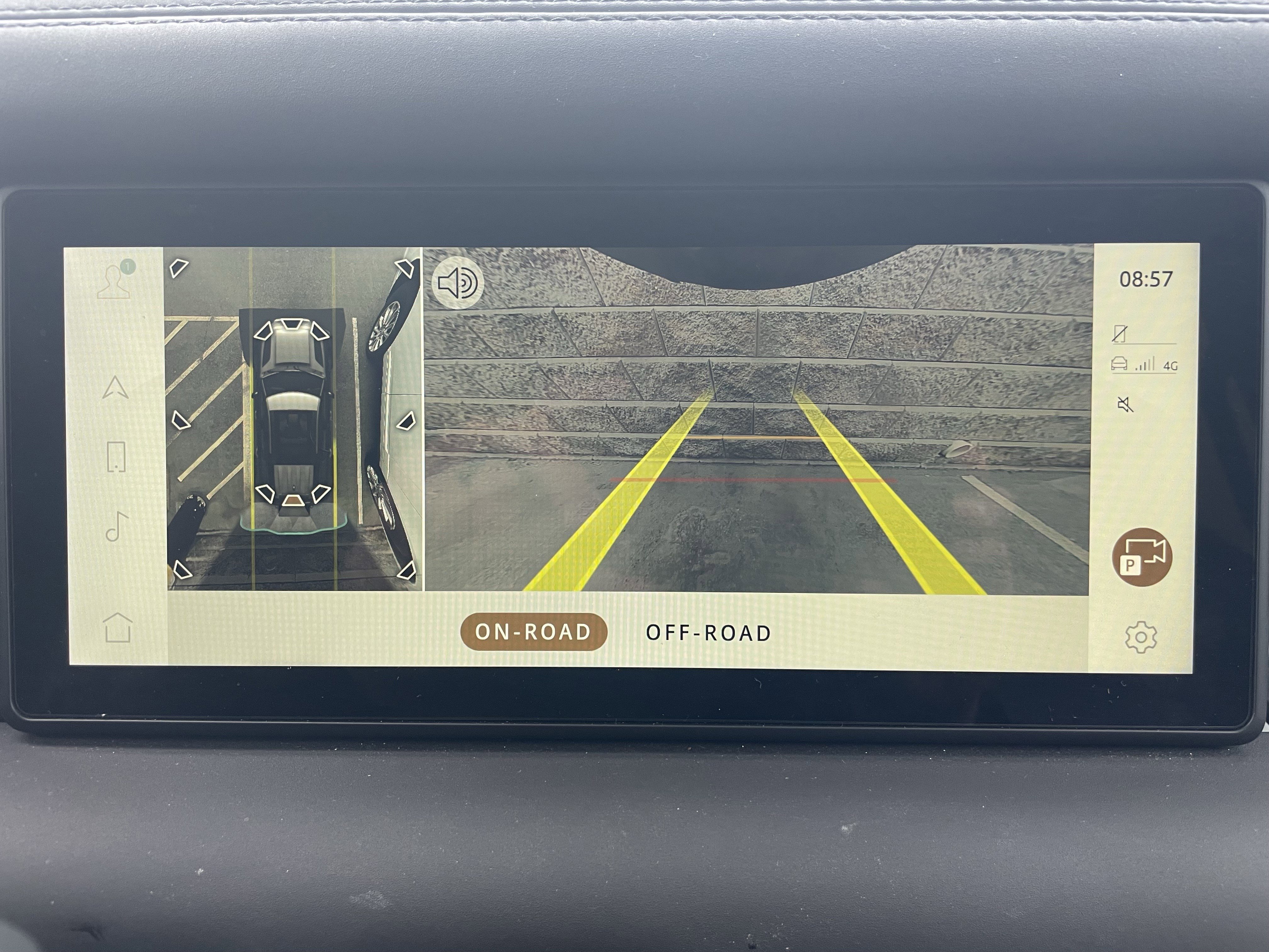 Used 2024 Land Rover Defender 110 S image 28