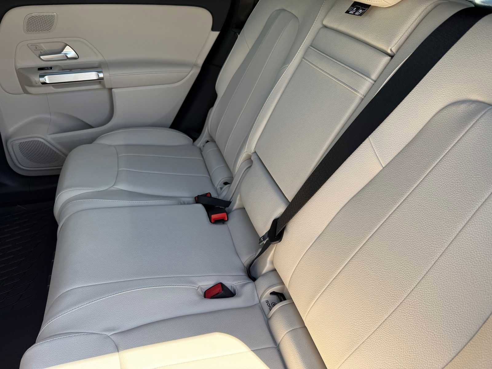 Used 2026 Mercedes-Benz GLB 250 image 24