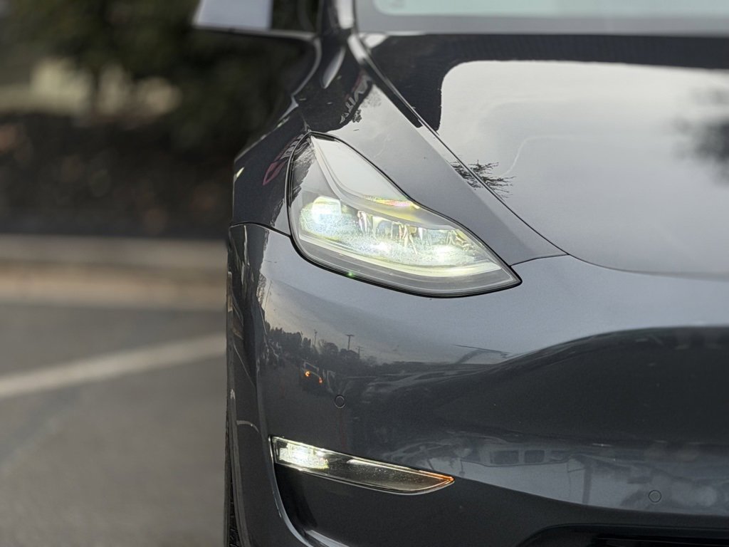 Used 2021 Tesla Model Y Performance image 4