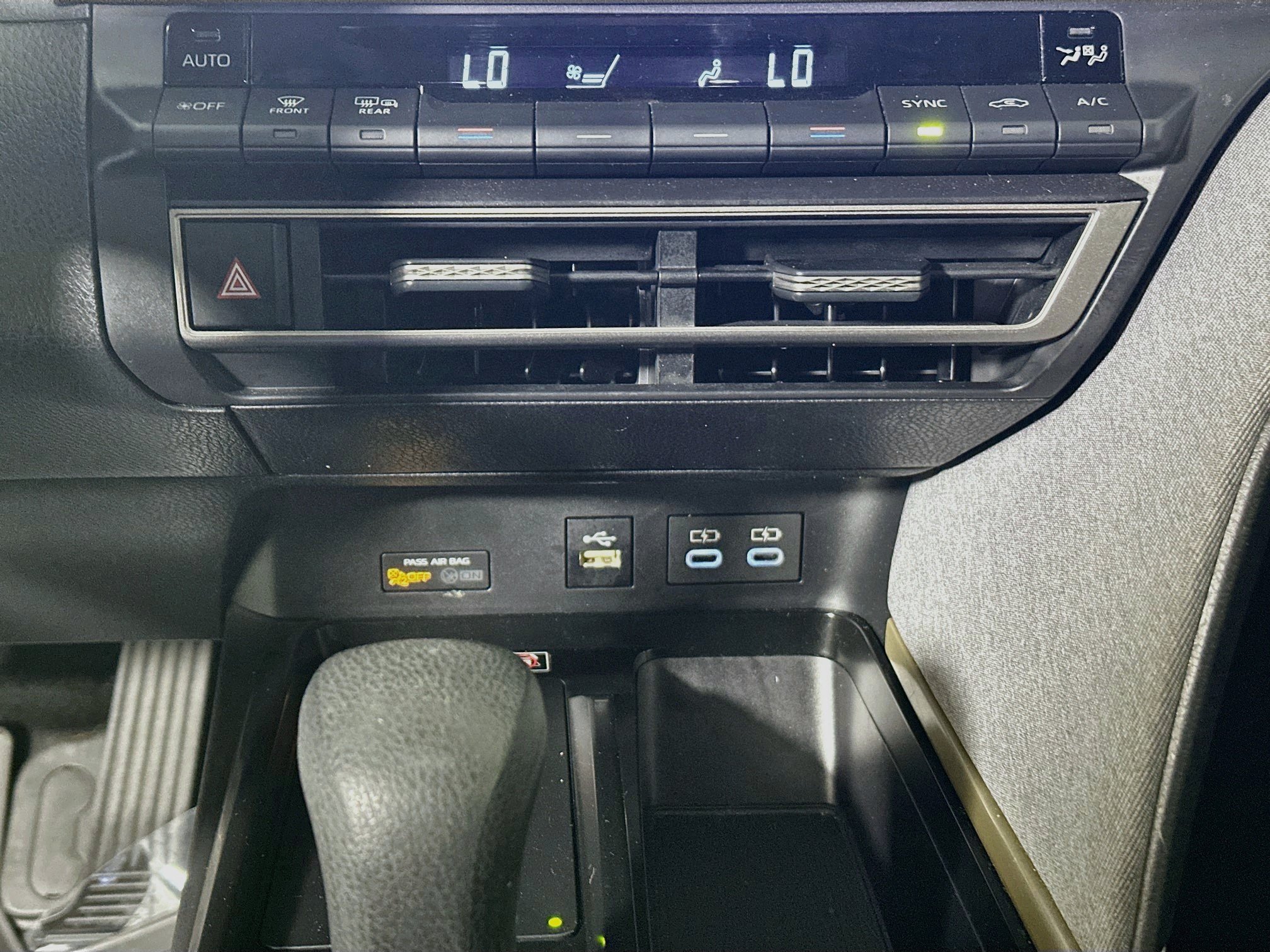 Used 2025 Toyota Camry LE w/ Convenience Package FWD image 23