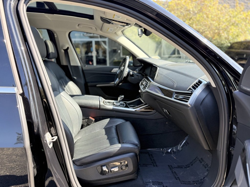 Used 2021 BMW X7 xDrive40i image 27