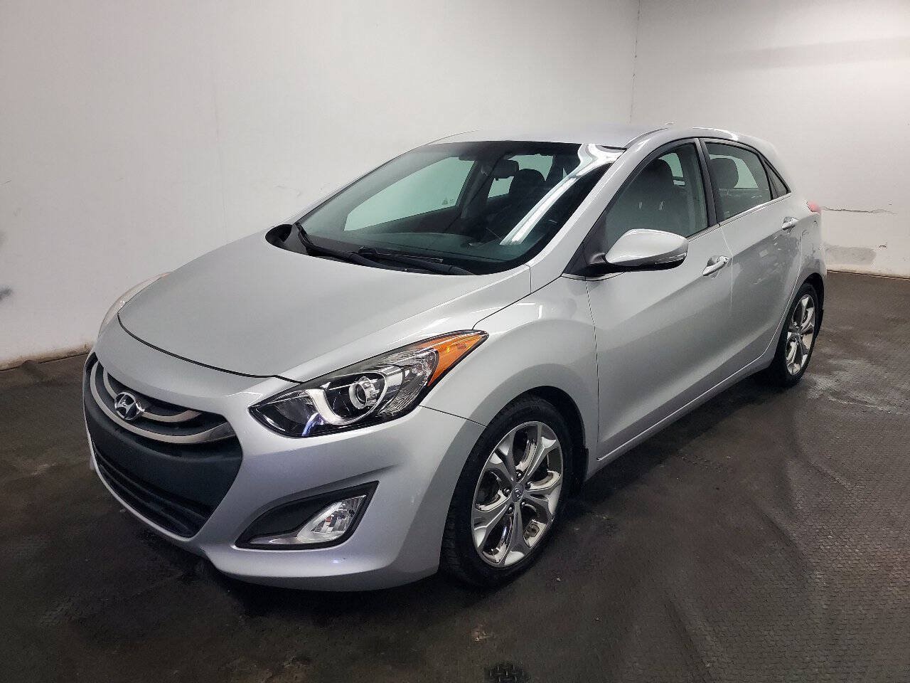 Used 2014 Hyundai Elantra GT w/ Option Group 02 FWD image 1