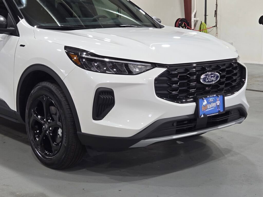 New 2025 Ford Escape ST-Line w/ Tech Pack #1 image 2