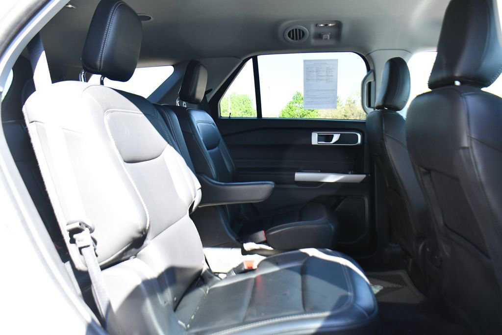 Used 2023 Ford Explorer XLT w/ Equipment Group 202A AWD/4WD image 17