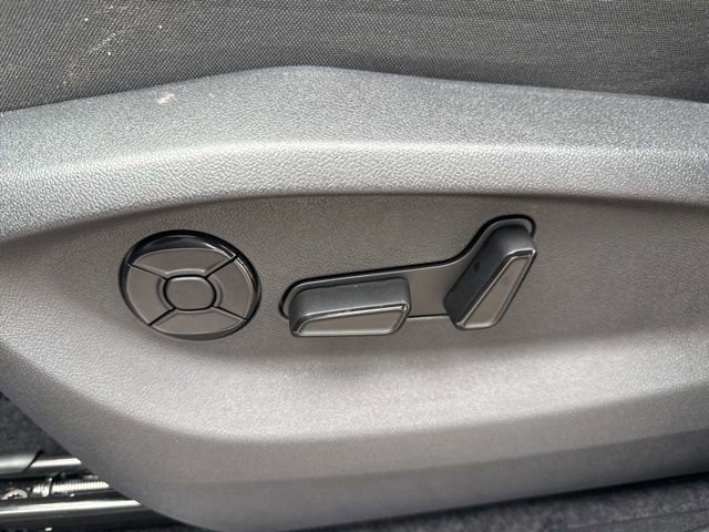 New 2026 Volkswagen Tiguan SE R-Line image 21