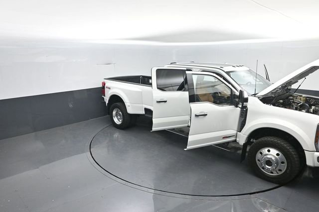 Certified 2024 Ford F450 Platinum w/ FX4 Off-Road Package AWD/4WD image 35