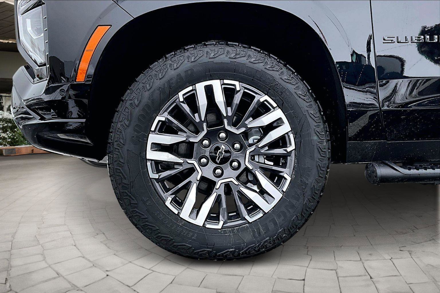 New 2026 Chevrolet Suburban Z71 w/ Comfort Package image 12