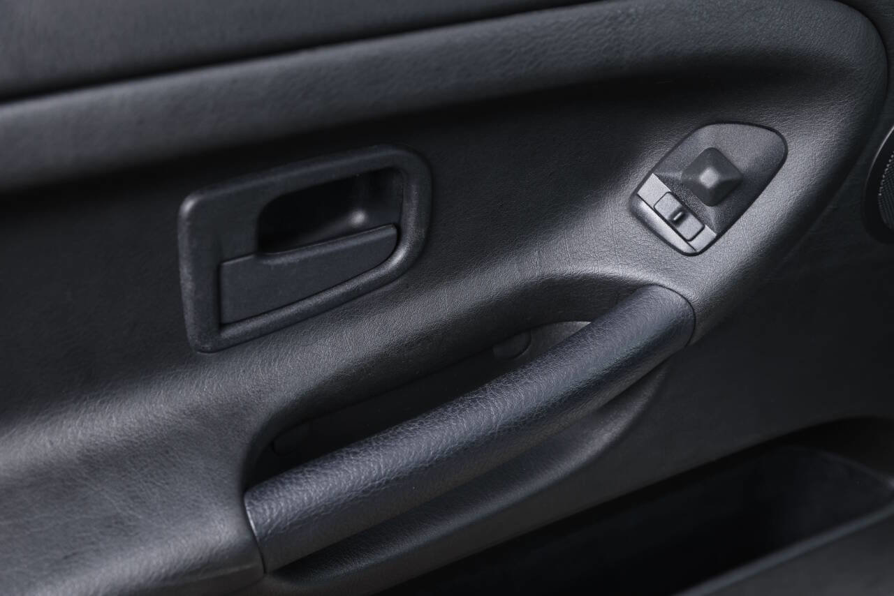 Used 1995 BMW M3 Coupe image 90