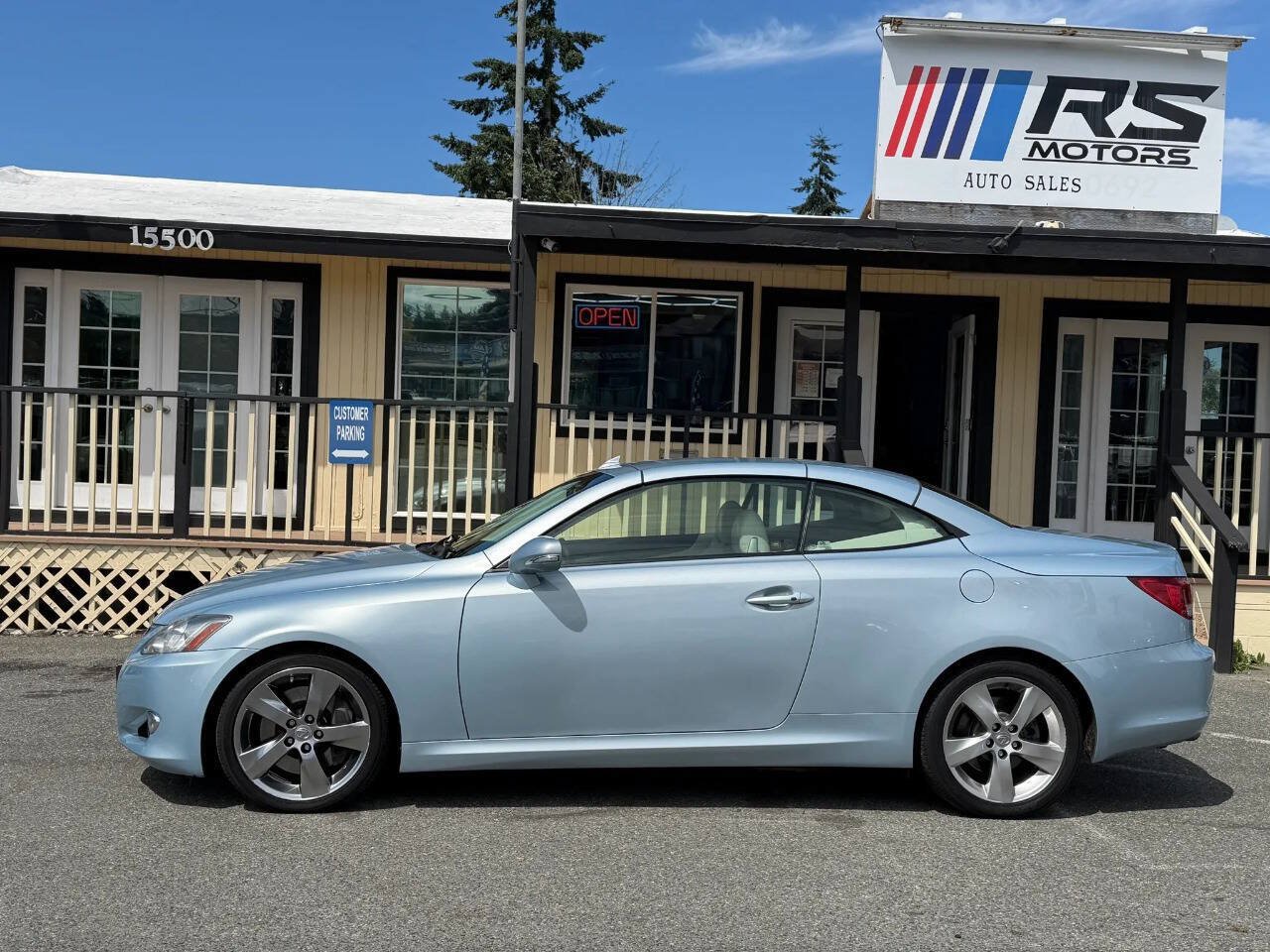Used 2010 Lexus IS 350C RWD image 2