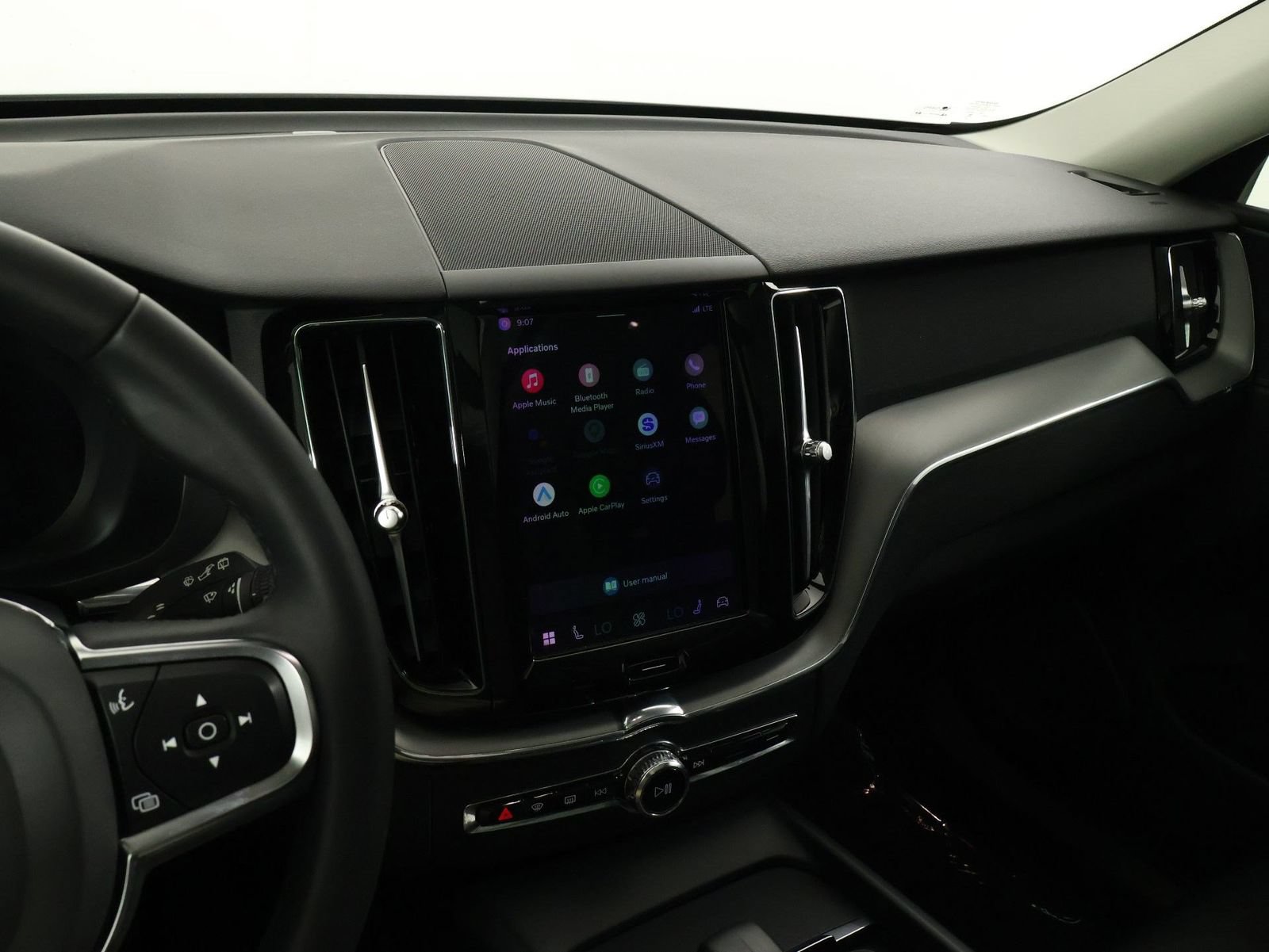Certified 2024 Volvo XC60 B5 Core AWD/4WD image 9