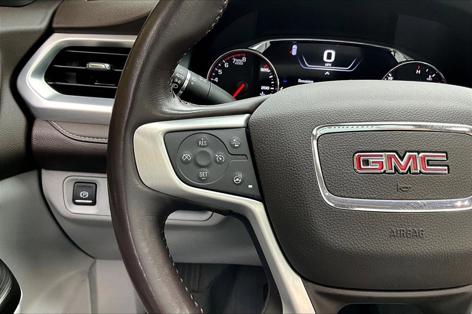 Used 2022 GMC Acadia SLT w/ Technology Package image 19