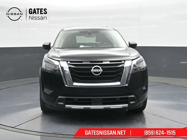 Used 2025 Nissan Pathfinder Platinum AWD/4WD image 5