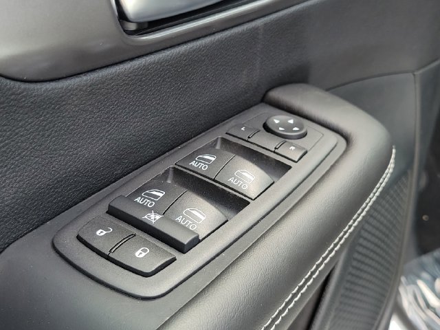 New 2026 Chrysler Voyager LX FWD image 17
