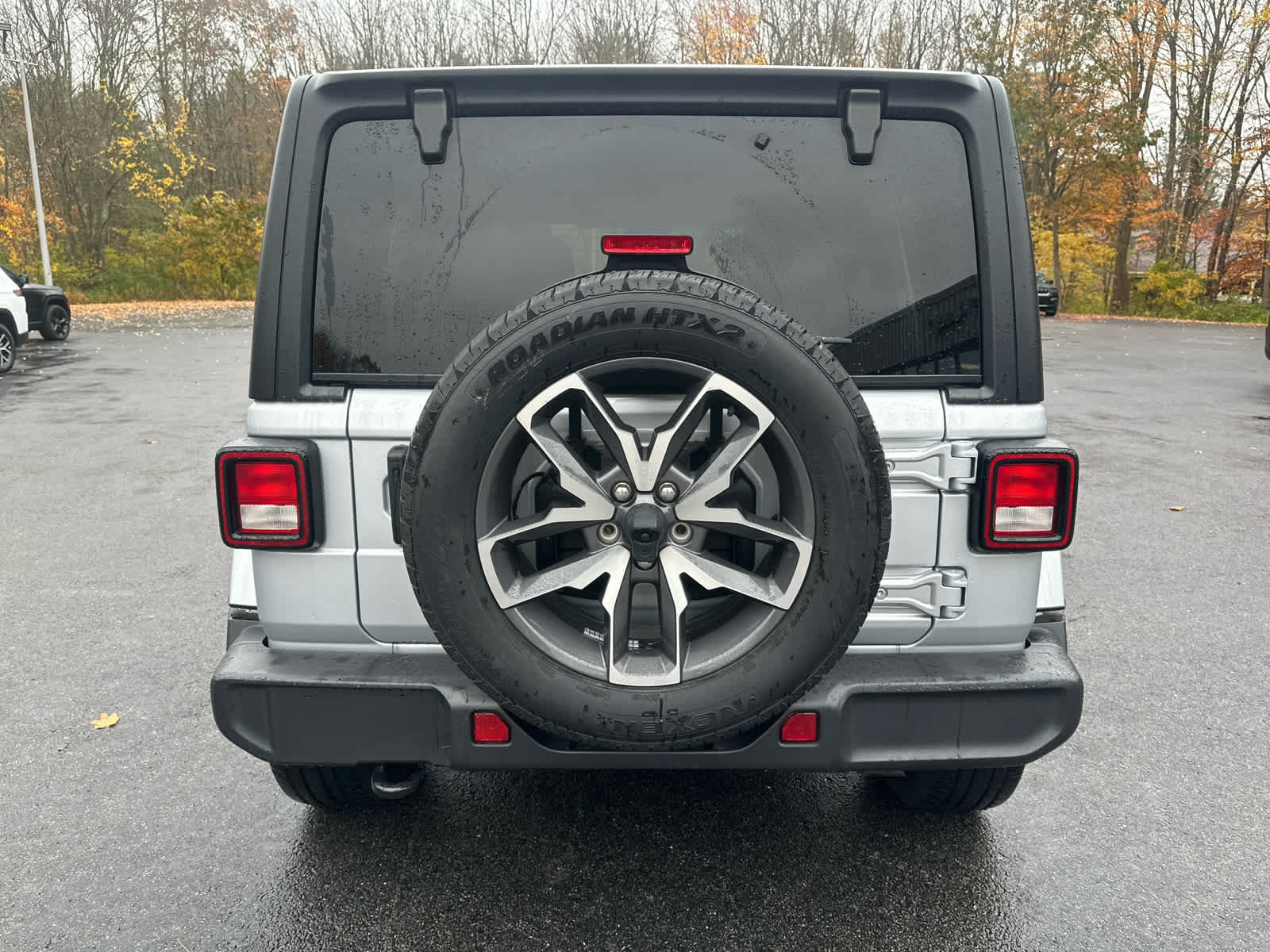 Used 2024 Jeep Wrangler Unlimited w/ Convenience Group AWD/4WD image 7