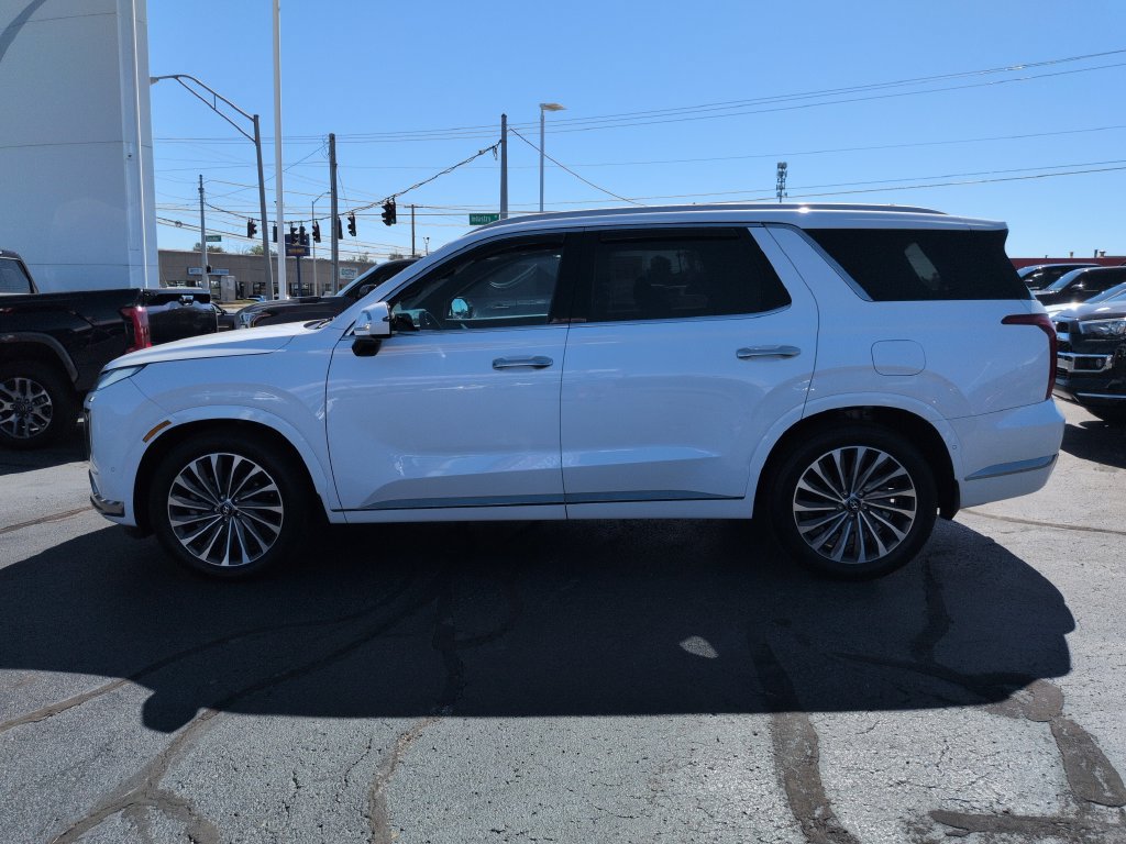 Used 2025 Hyundai Palisade Calligraphy AWD/4WD image 2