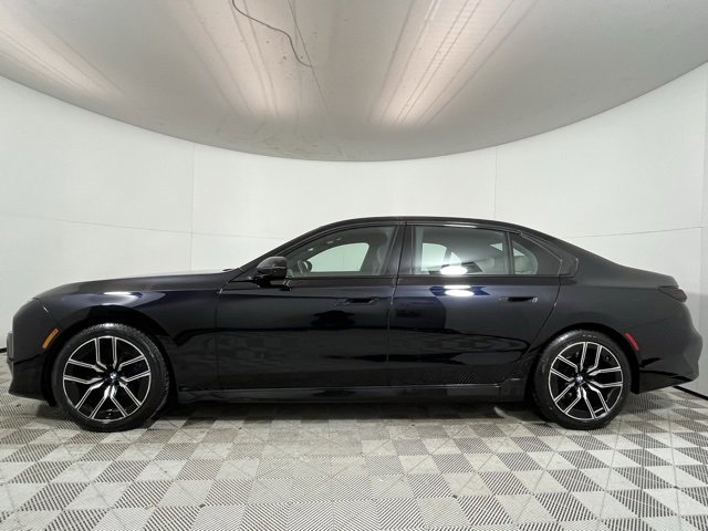 Certified 2023 BMW 760i xDrive image 4