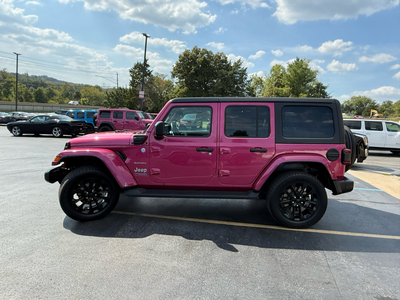 Used 2022 Jeep Wrangler Unlimited Sahara w/ Cold Weather Group image 6