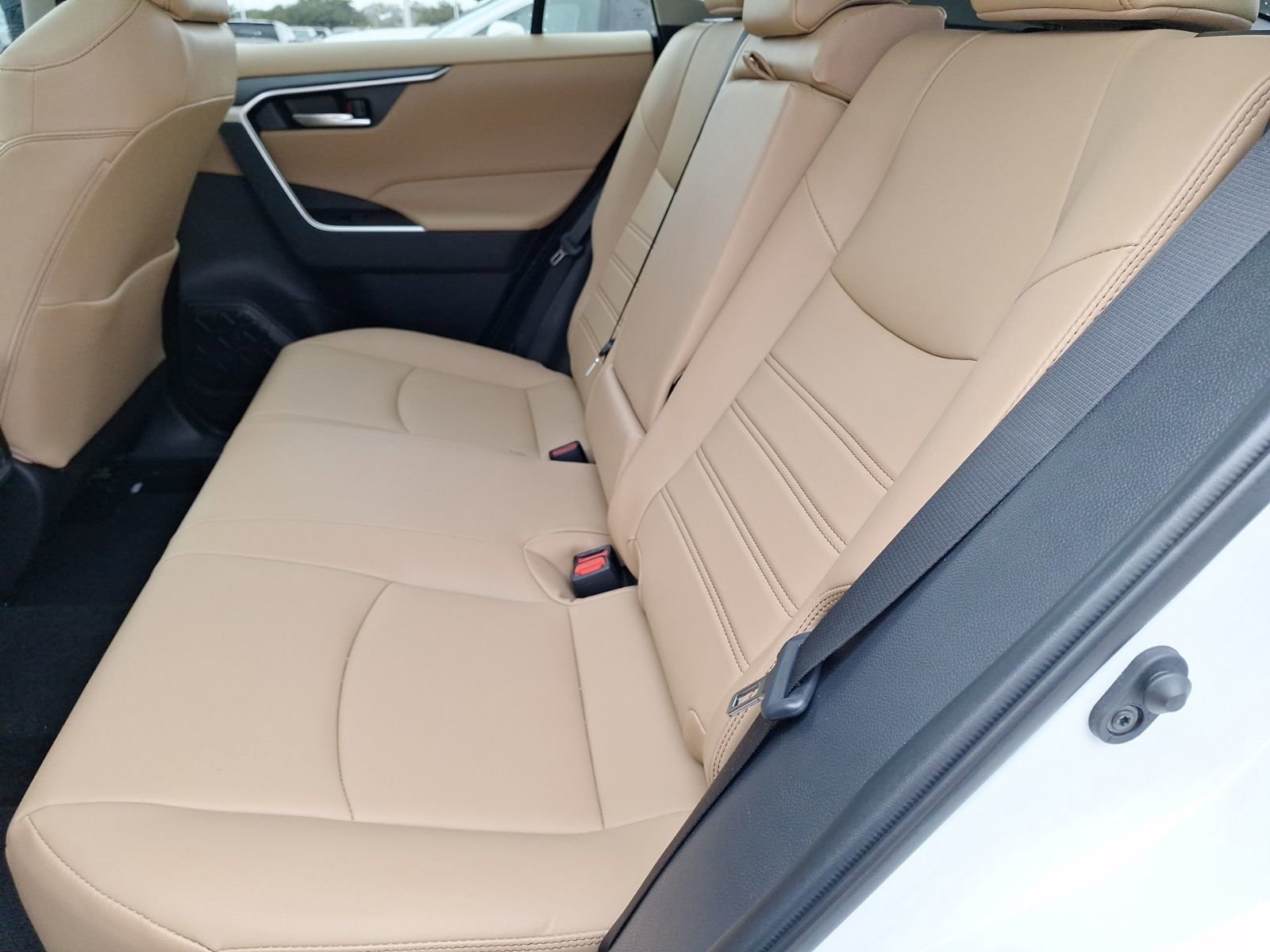 Used 2024 Toyota RAV4 XLE Premium image 32