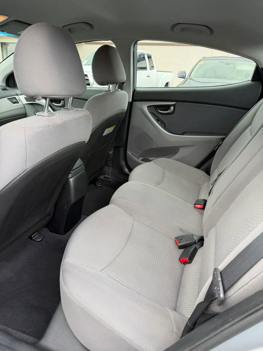 Used 2015 Hyundai Elantra SE w/ Option Group 02 FWD image 14