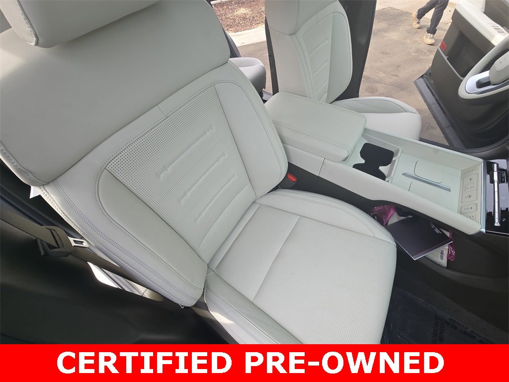 Used 2025 Hyundai Santa Fe Calligraphy image 10