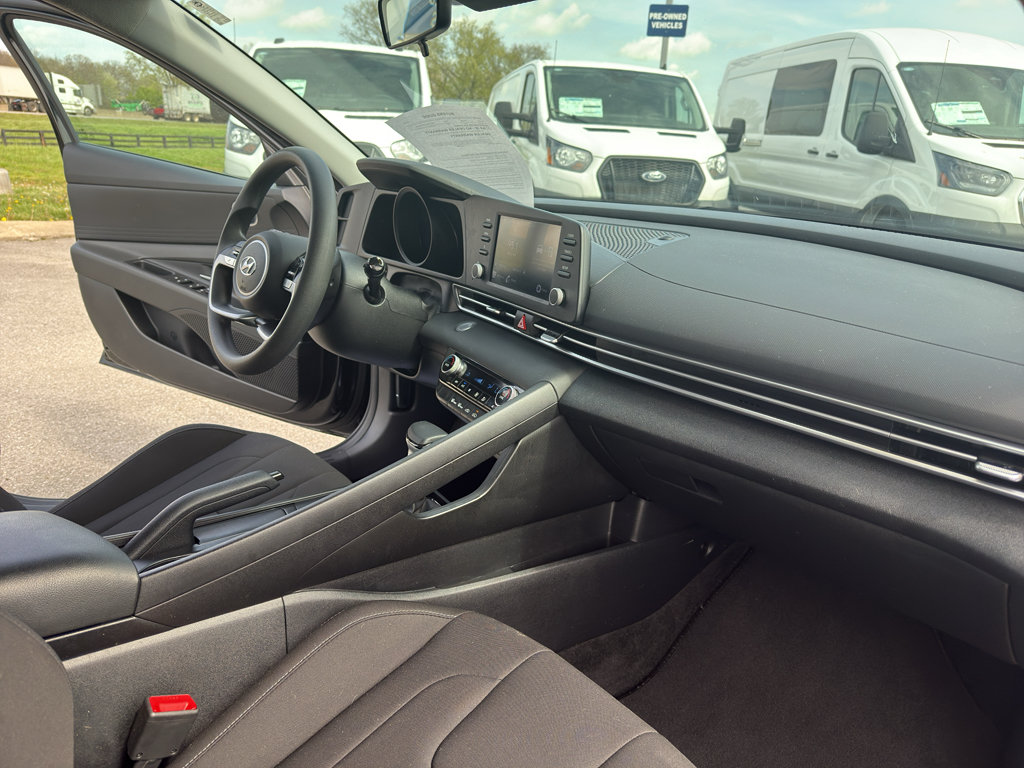 Used 2023 Hyundai Elantra SEL FWD image 14