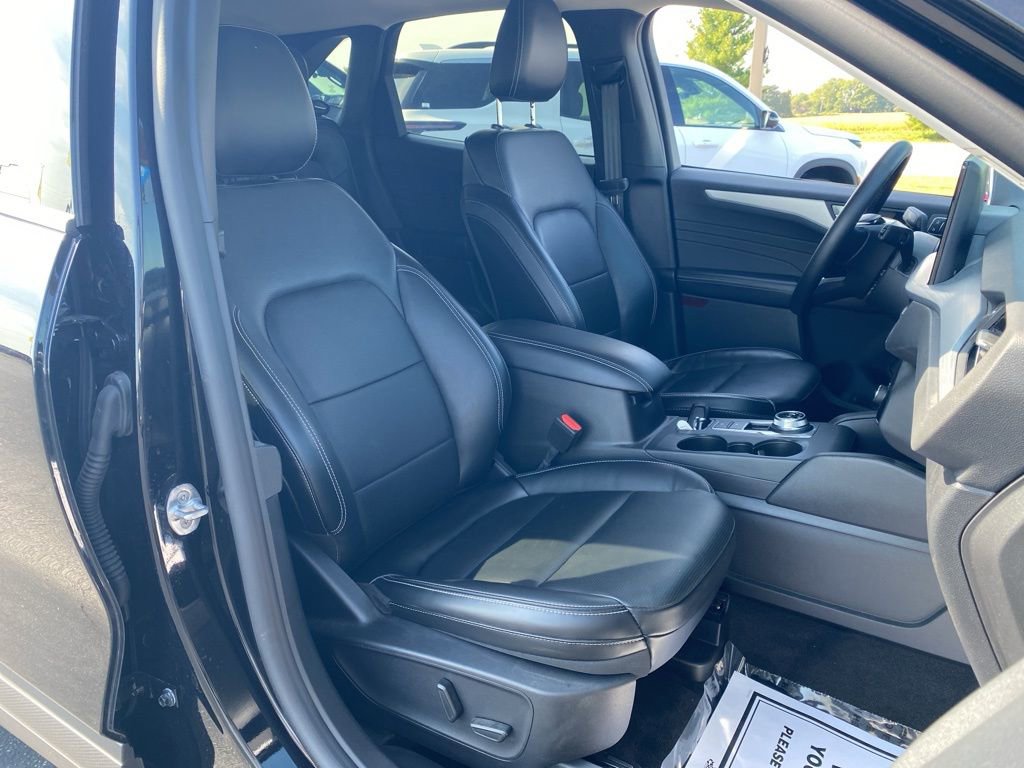 Used 2024 Ford Escape Platinum image 23