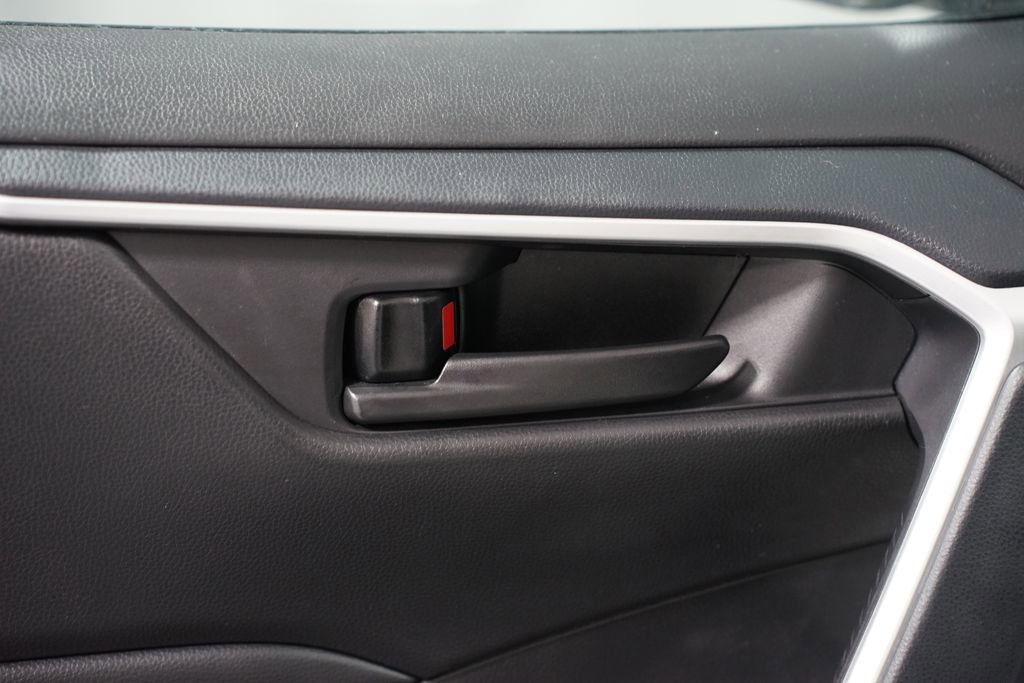 Certified 2024 Toyota RAV4 LE image 31