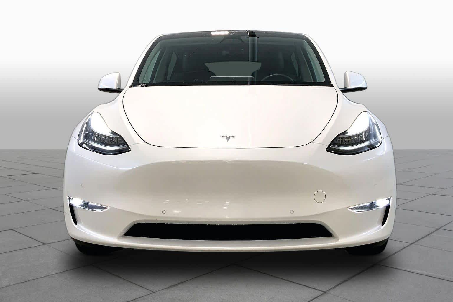 Used 2022 Tesla Model Y Long Range AWD/4WD image 3