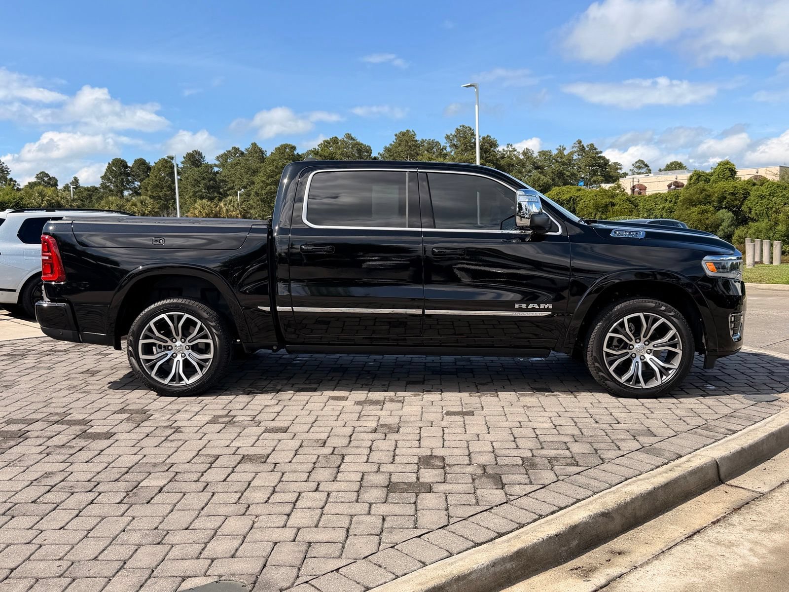 Used 2025 RAM 1500 Tungsten w/ Towing Technology Group AWD/4WD image 8