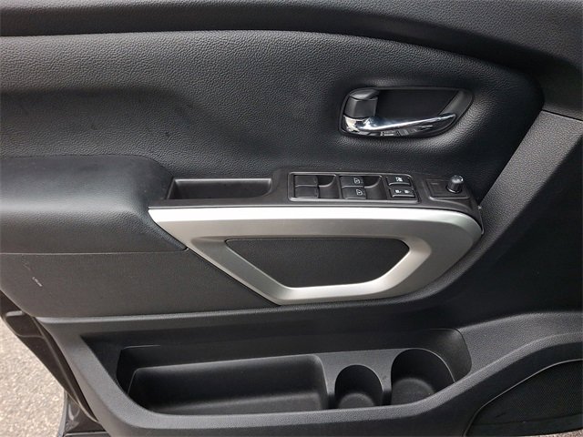 Used 2021 Nissan Titan SV w/ SV Convenience Package image 12