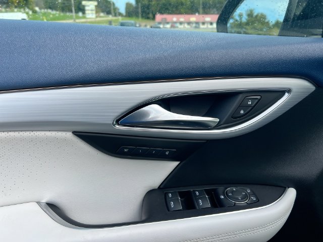 Used 2024 Buick Envision Avenir AWD/4WD image 24