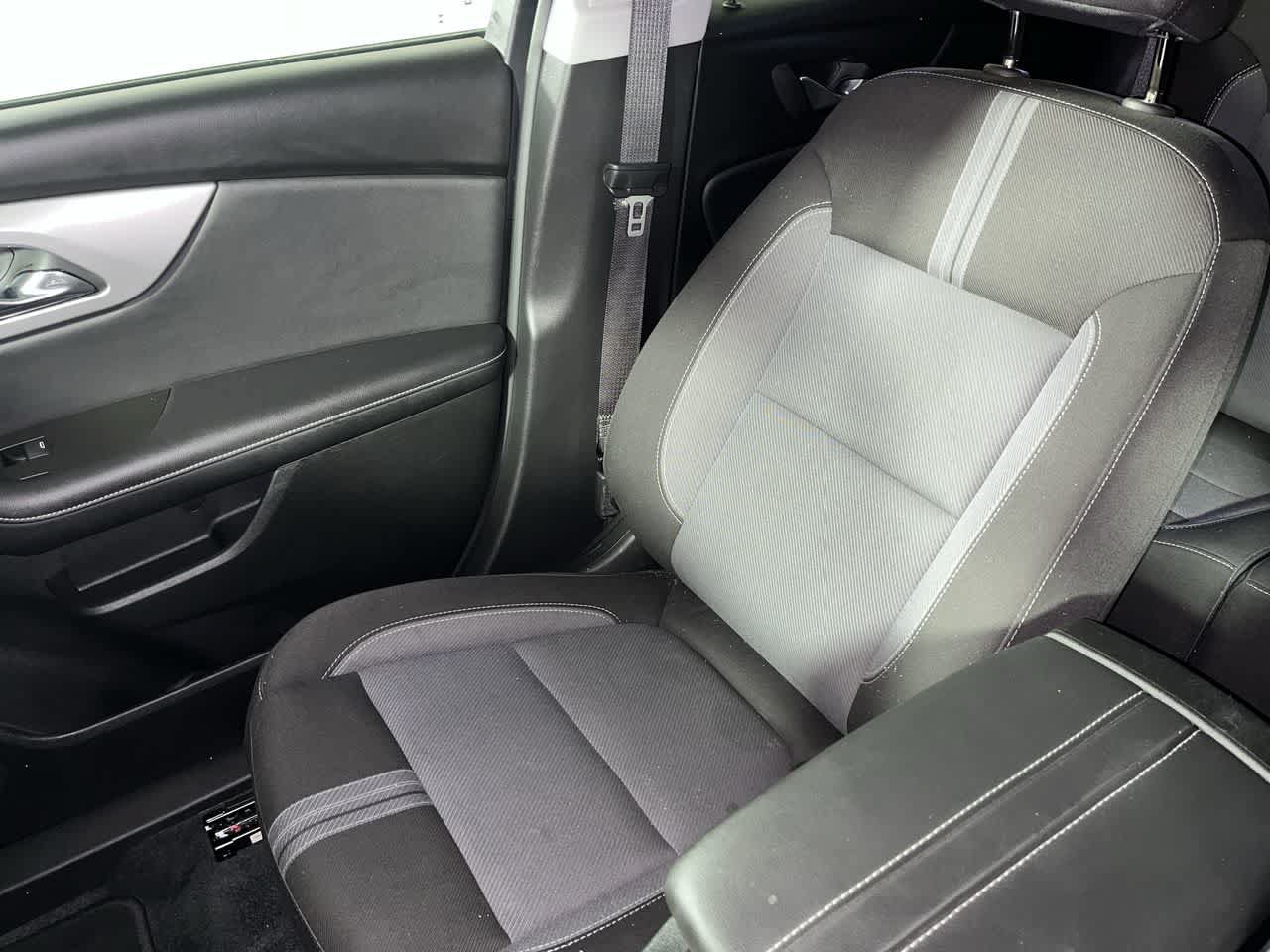 Used 2022 Chevrolet Equinox Premier w/ LPO, Floor Liner Package AWD/4WD image 25