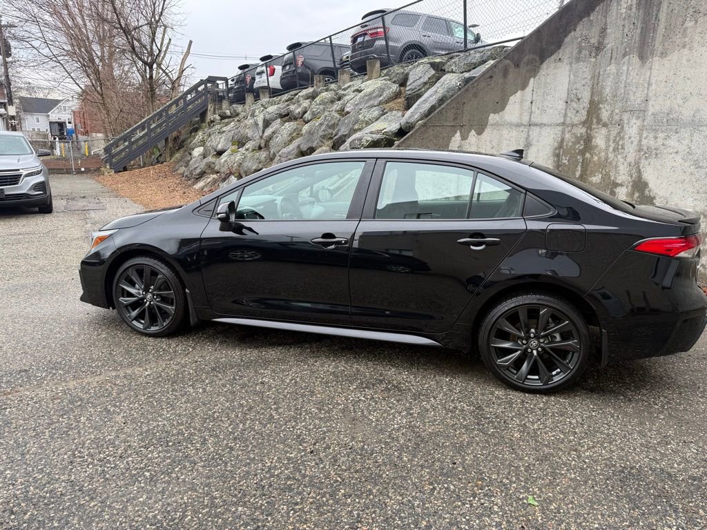 Used 2024 Toyota Corolla SE image 2