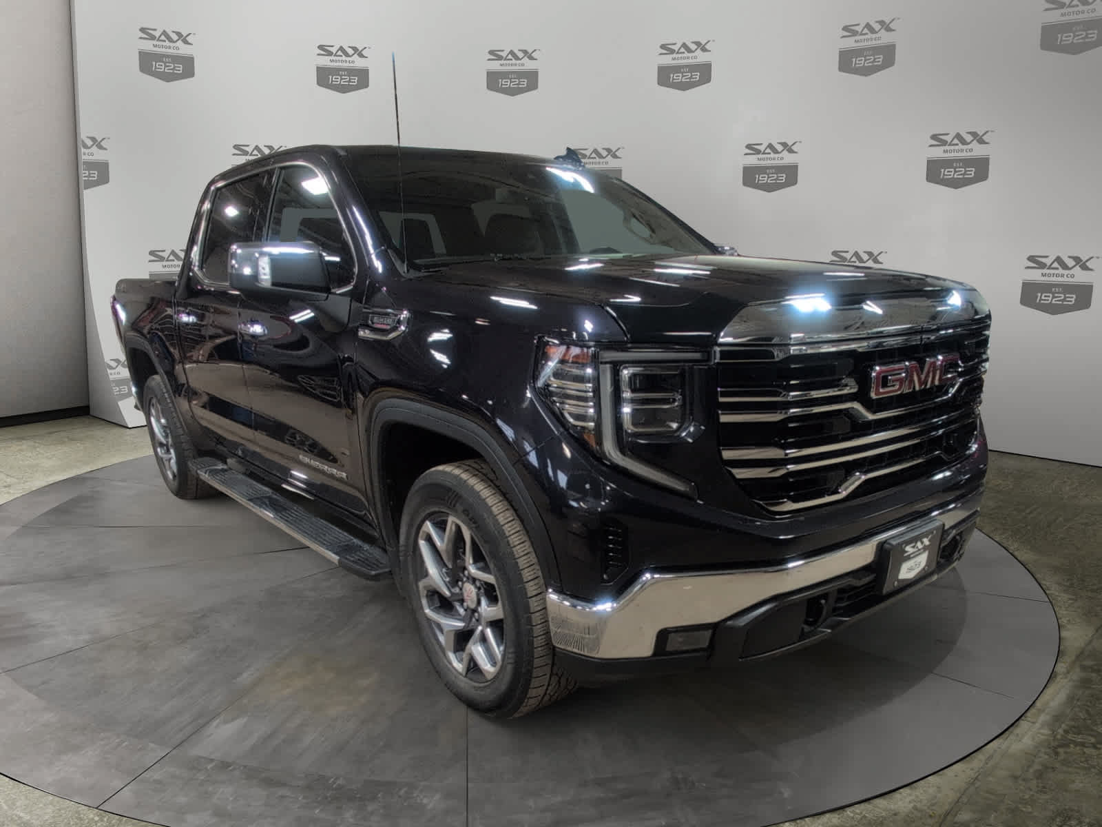 Used 2023 GMC Sierra 1500 SLT w/ SLT Premium Package AWD/4WD image 1