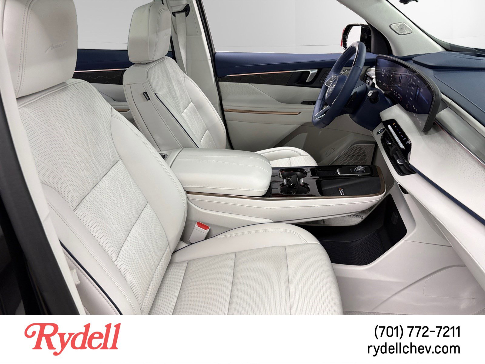 Used 2025 Buick Enclave Avenir w/ Super Cruise Package image 17