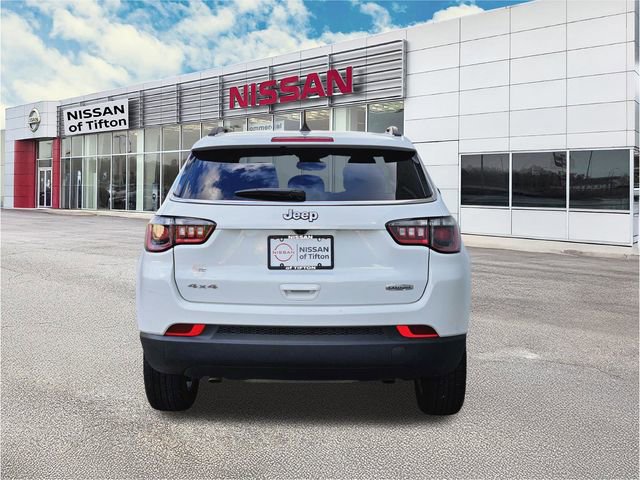 Used 2025 Jeep Compass Latitude AWD/4WD image 5