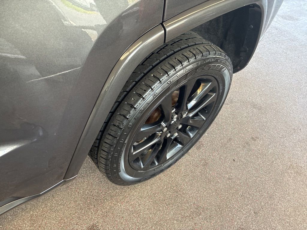 Used 2020 Jeep Grand Cherokee Altitude AWD/4WD image 5