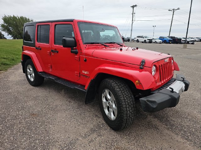 Used 2015 Jeep Wrangler Unlimited Sahara w/ Connectivity Group AWD/4WD image 7