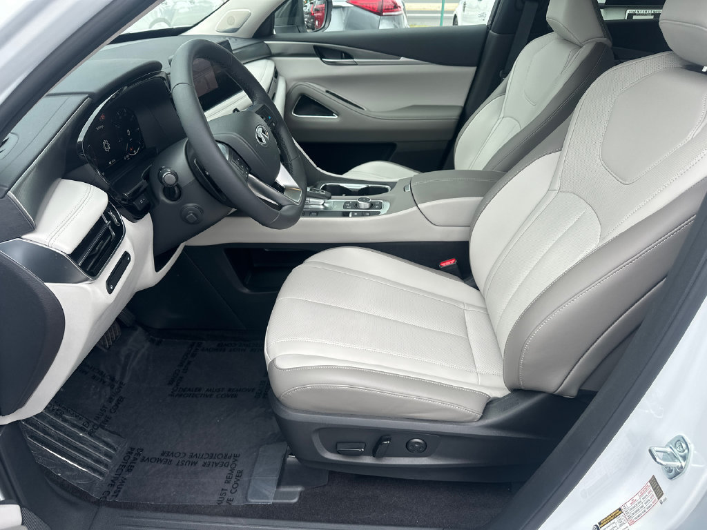 Certified 2027 INFINITI QX60 Luxe w/ Cargo Package FWD image 9