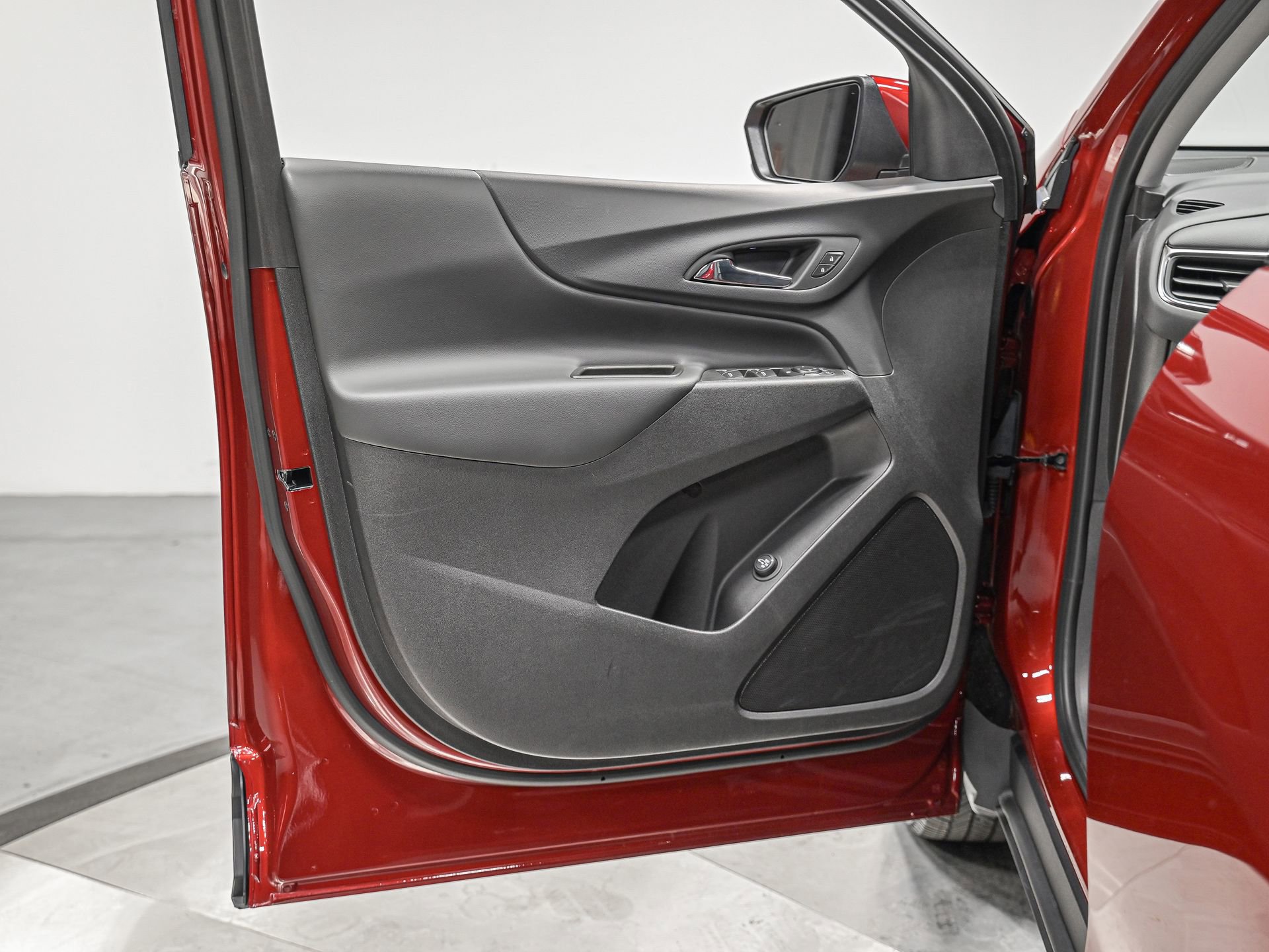 Used 2023 Chevrolet Equinox LT image 12