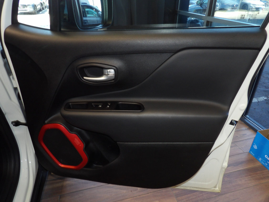Used 2023 Jeep Renegade Trailhawk AWD/4WD image 12