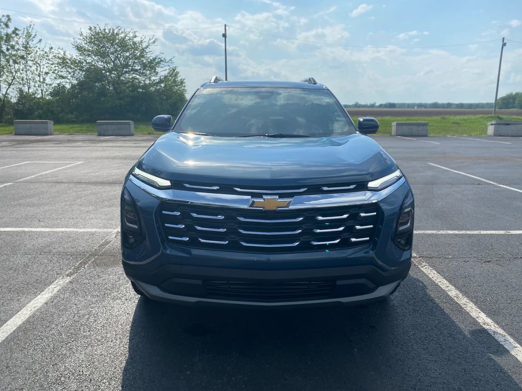New 2026 Chevrolet Equinox LT w/ Convenience Package II AWD/4WD image 2