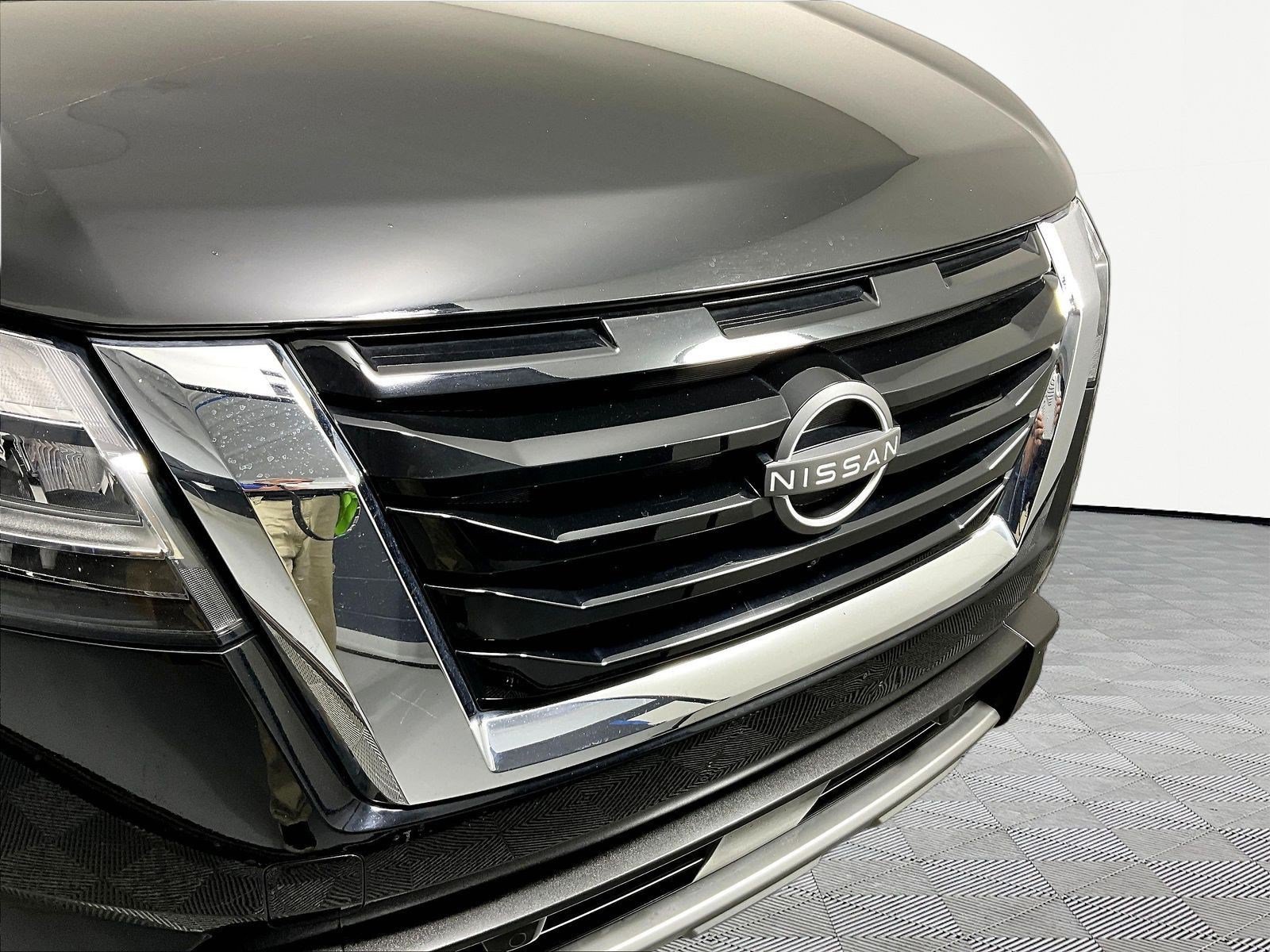 Used 2024 Nissan Pathfinder SL AWD/4WD image 32