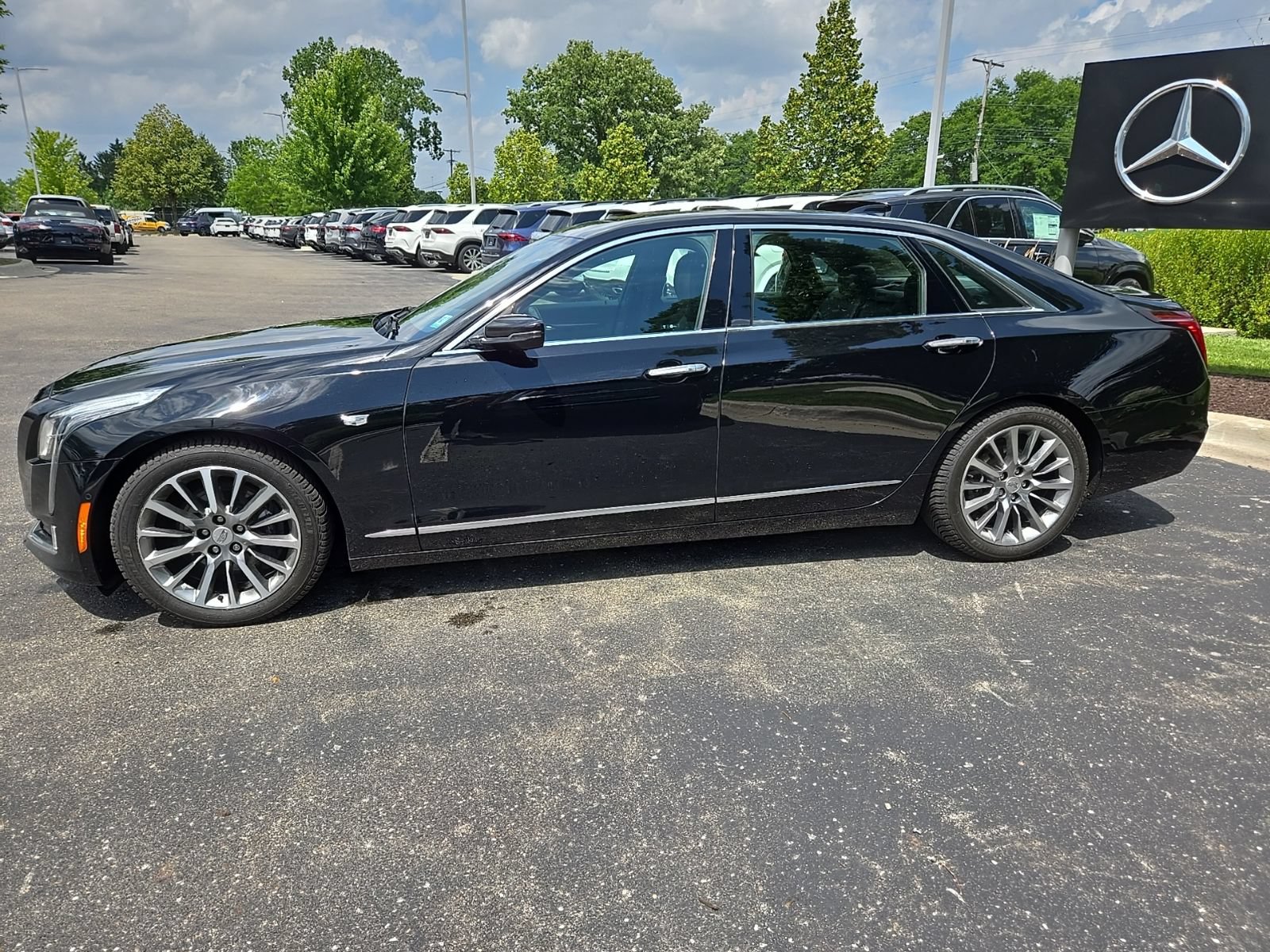 Used 2018 Cadillac CT6 Luxury AWD/4WD image 2