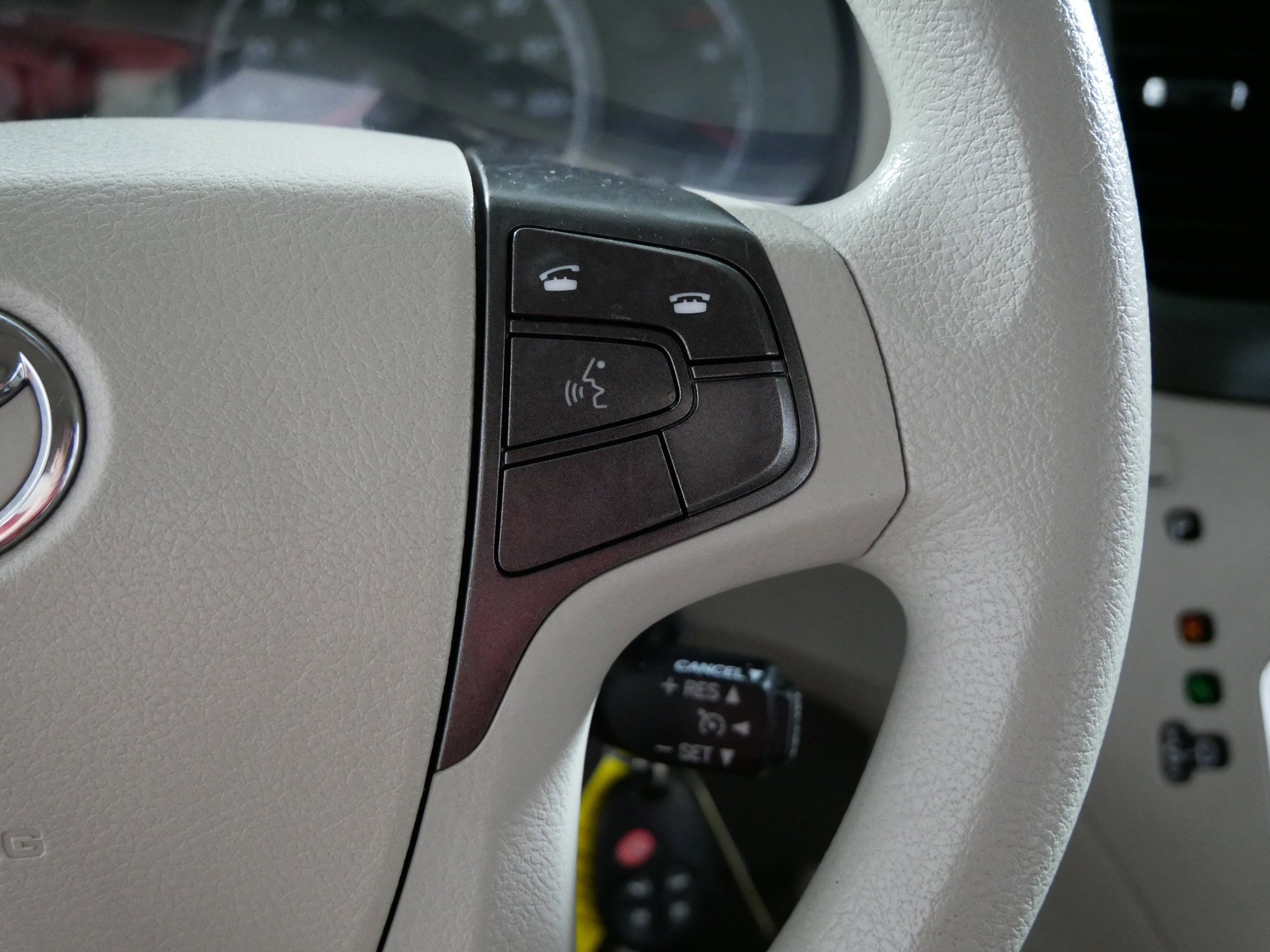 Used 2012 Toyota Sienna LE FWD image 28