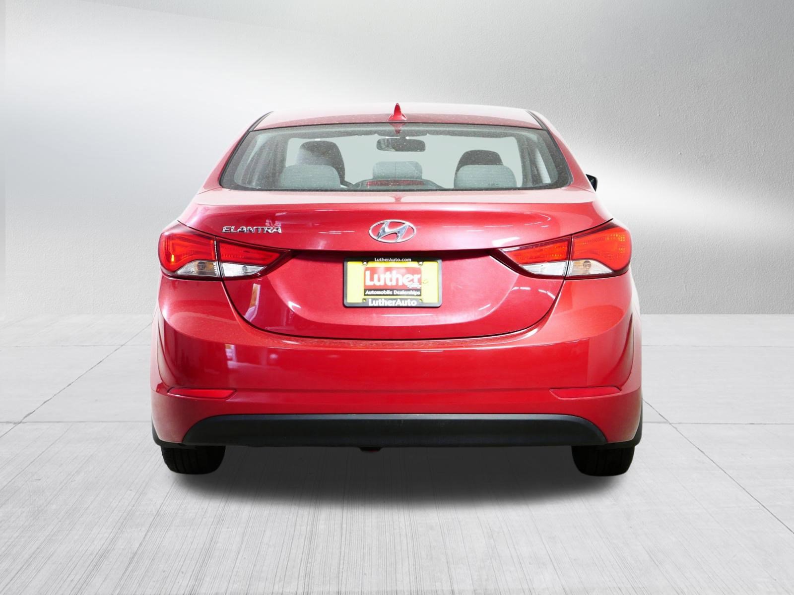 Used 2015 Hyundai Elantra SE FWD image 6